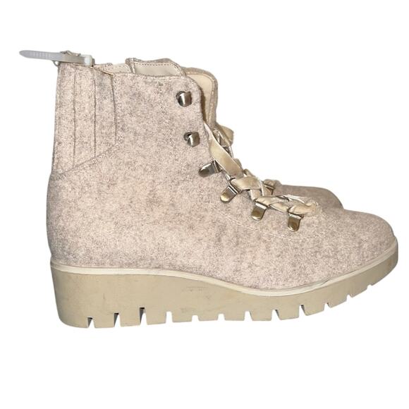 Anne Klein Donata Hiking Boots Beige Womens 8.5 New Without Box - Picture 2 of 6